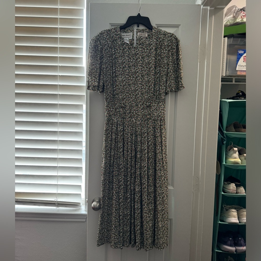 Beautiful karin stevens Retro Floral Dress